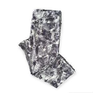Grey Printed Crop Active Leggings Women’s size L